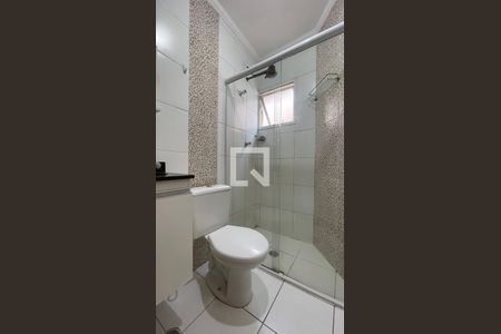 Banheiro Suíte  de casa de condomínio para alugar com 3 quartos, 102m² em Vila Granada, São Paulo