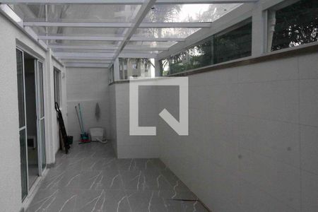 Quintal  de apartamento à venda com 2 quartos, 53m² em Conjunto Habitacional Teotonio Vilela, São Paulo