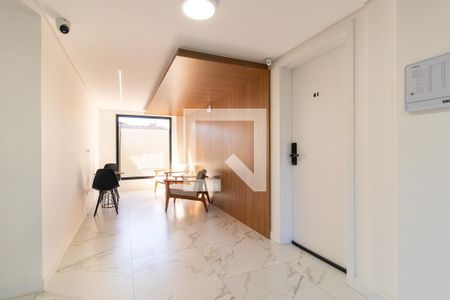 Hall de entrada de kitnet/studio à venda com 1 quarto, 28m² em Guabirotuba, Curitiba