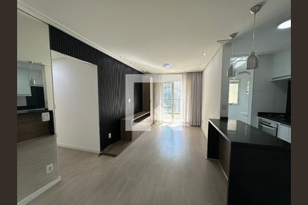 Sala de apartamento para alugar com 2 quartos, 68m² em Jardim Tupanci, Barueri