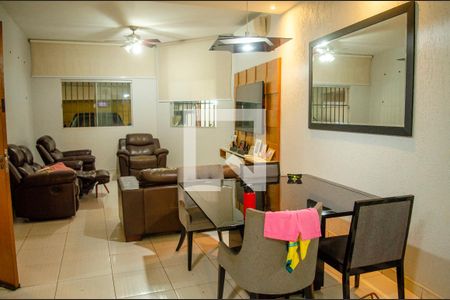 Sala de casa à venda com 3 quartos, 300m² em Vila Froes, Goiânia