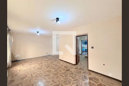 Sala de casa para alugar com 4 quartos, 225m² em Parque Colonial, São Paulo