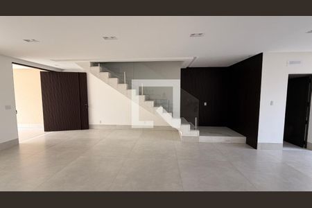 Sala de casa à venda com 3 quartos, 190m² em Jardim América, Goiânia