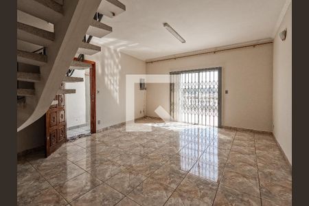Casa para alugar com 3 quartos, 220m² em Jardim Sao Jose, São Paulo