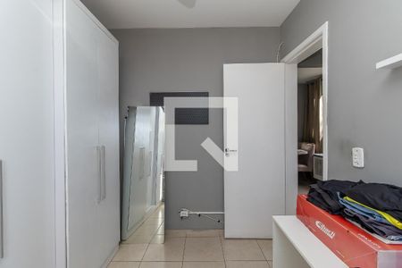Quarto 2 de apartamento para alugar com 2 quartos, 46m² em São João Batista, Belo Horizonte