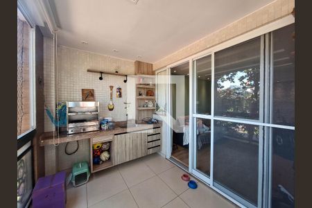 Varanda de apartamento à venda com 3 quartos, 128m² em Camboinhas, Niterói