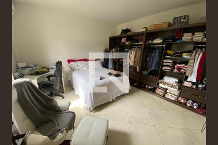 Quarto de casa de condomínio para alugar com 2 quartos, 110m² em Caxito, Maricá