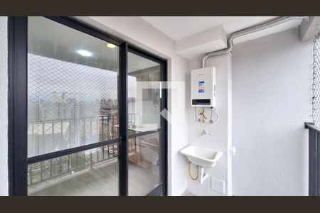Varanda e área de serviço de apartamento para alugar com 2 quartos, 38m² em Lapa de Baixo, São Paulo