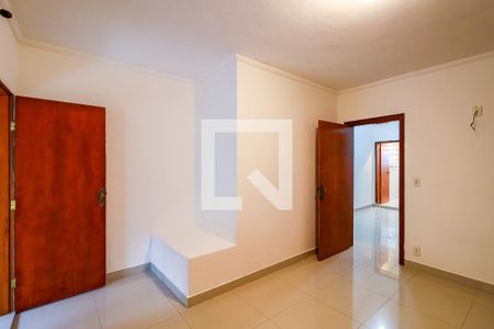 Casa à venda com 3 quartos, 250m² em Parque Arariba, São Paulo