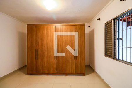 Casa à venda com 3 quartos, 250m² em Parque Arariba, São Paulo