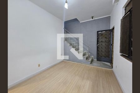 Sala de casa para alugar com 3 quartos, 140m² em Edson Passos, Mesquita