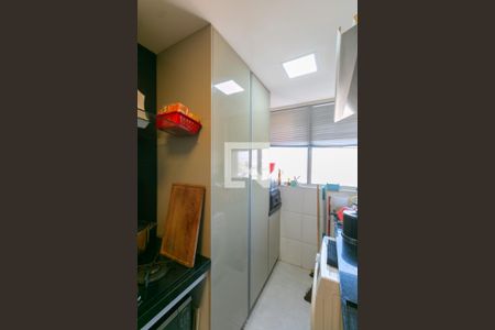 Cozinha de apartamento à venda com 2 quartos, 57m² em Jardim Guanabara, Belo Horizonte