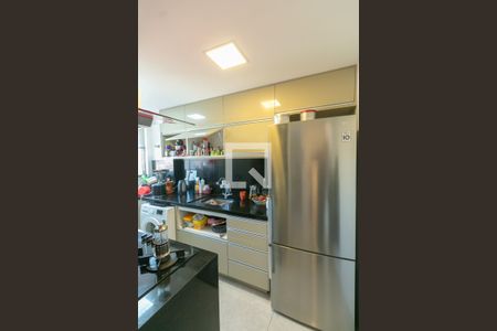 Cozinha de apartamento à venda com 2 quartos, 57m² em Jardim Guanabara, Belo Horizonte