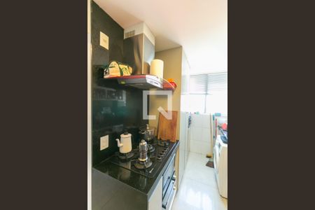 Cozinha de apartamento à venda com 2 quartos, 57m² em Jardim Guanabara, Belo Horizonte