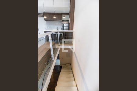 Escada de apartamento para alugar com 1 quarto, 50m² em Bethaville I, Barueri