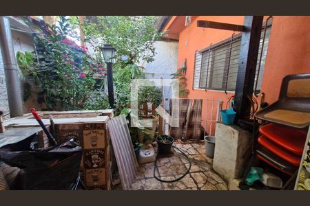 Casa para alugar com 2 quartos, 250m² em Jardim Guarapiranga, São Paulo