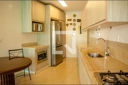 Cozinha de casa de condomínio à venda com 5 quartos, 280m² em Loteamento Portal do Sol I, Goiânia