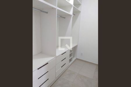 Quarto de apartamento para alugar com 2 quartos, 350m² em Magalhães Bastos, Rio de Janeiro