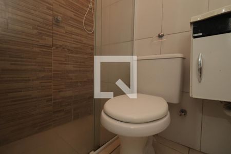 Banheiro de kitnet/studio para alugar com 1 quarto, 20m² em Bosque da Saúde, São Paulo