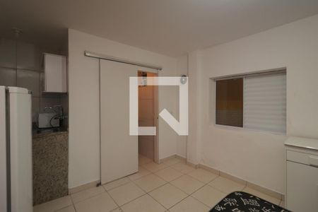 Quarto de kitnet/studio para alugar com 1 quarto, 20m² em Bosque da Saúde, São Paulo