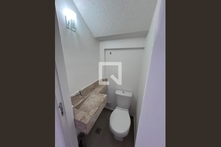Banheiro de casa de condomínio para alugar com 2 quartos, 75m² em Jardim Petropolis, Cotia