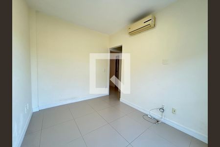 Suíte 1 de casa de condomínio para alugar com 3 quartos, 205m² em Sambaqui, Florianópolis