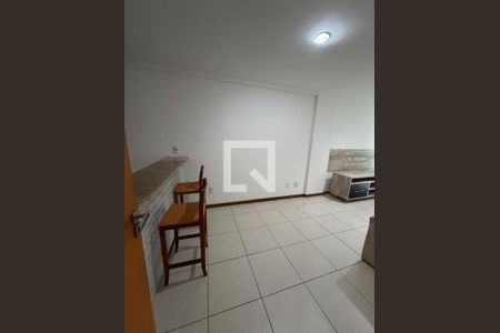 Cozinha de apartamento à venda com 1 quarto, 45m² em Itacoatiara, Niterói