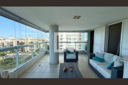Varanda de apartamento para alugar com 5 quartos, 200m² em Jardim das Conchas, Guarujá