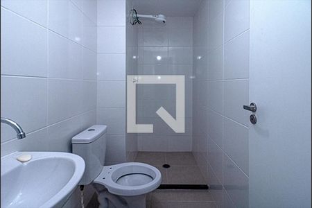 banheiro social_2 de apartamento para alugar com 1 quarto, 25m² em Sacoma, São Paulo