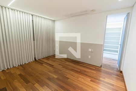quarto 1 / suite e closet de apartamento à venda com 4 quartos, 311m² em Lourdes, Belo Horizonte