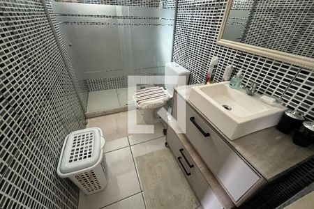 Banheiro de apartamento à venda com 3 quartos, 60m² em Portuguesa, Rio de Janeiro