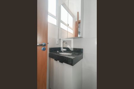 Banheiro da Suíte de apartamento para alugar com 2 quartos, 65m² em Jardim Itu Planalto, Porto Alegre