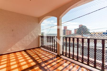 Varanda  de casa à venda com 3 quartos, 215m² em Jaguaribe, Osasco