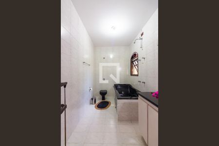 Banheiro 1 de casa à venda com 3 quartos, 215m² em Jaguaribe, Osasco