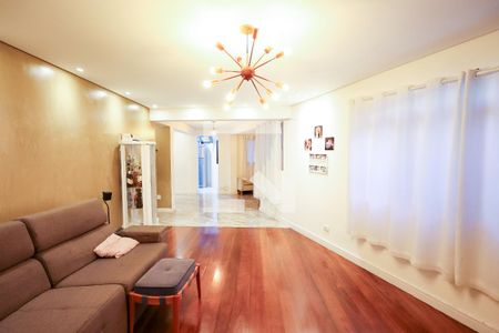 Sala de estar de casa à venda com 4 quartos, 280m² em Jardim Prudência, São Paulo