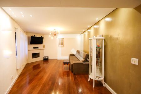 Sala de estar de casa à venda com 4 quartos, 280m² em Jardim Prudência, São Paulo