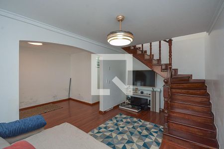 Sala de TV de casa à venda com 3 quartos, 120m² em Jardim Susana, São Paulo