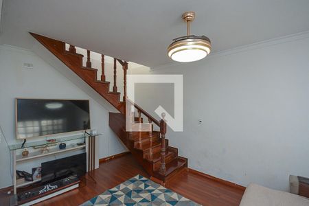 Sala de TV de casa à venda com 3 quartos, 120m² em Jardim Susana, São Paulo