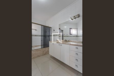 Suíte de casa para alugar com 3 quartos, 261m² em Chácara das Pedras, Porto Alegre
