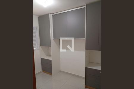 Quarto de apartamento à venda com 2 quartos, 90m² em Vila Vitória, Santo André