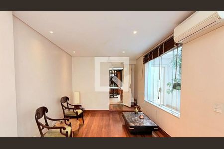Casa à venda com 2 quartos, 155m² em Parque Colonial, São Paulo
