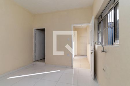 Sala/Cozinha de casa para alugar com 2 quartos, 50m² em Parque dos Bancarios, São Paulo