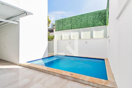 Piscina de casa de condomínio à venda com 5 quartos, 332m² em Jardim Petropolis, São Paulo