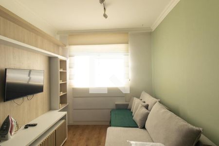 Sala de apartamento para alugar com 1 quarto, 34m² em Novo Mundo, Curitiba
