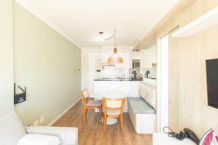 Sala de apartamento para alugar com 1 quarto, 34m² em Novo Mundo, Curitiba