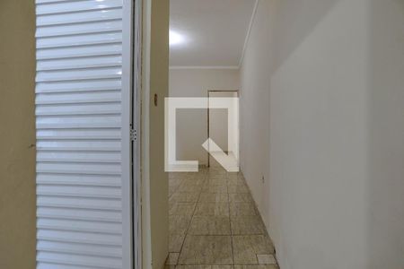 Corredor de casa para alugar com 2 quartos, 125m² em Jardim Rubi, Mogi das Cruzes