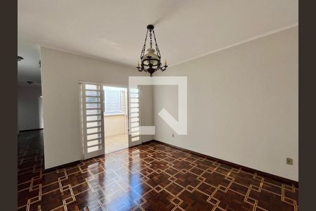 Sala 2 de casa para alugar com 3 quartos, 300m² em Jardim Nova Europa, Campinas