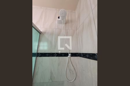BANHEIRO 1 de casa de condomínio para alugar com 1 quarto, 70m² em Jardim Bela Vista, Rio das Ostras