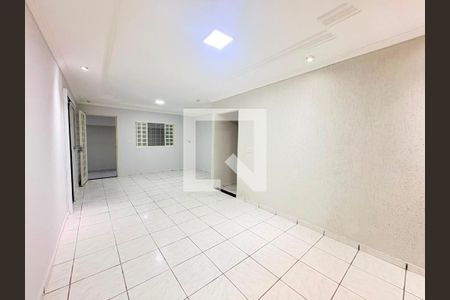 Casa para alugar com 6 quartos, 267m² em Parque Amazonia, Goiânia