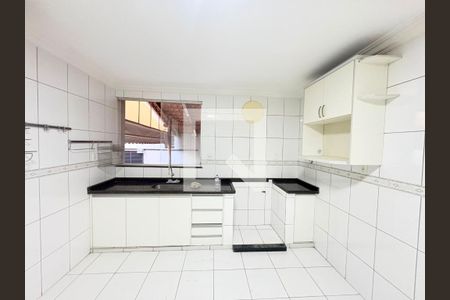 Casa para alugar com 6 quartos, 267m² em Parque Amazonia, Goiânia